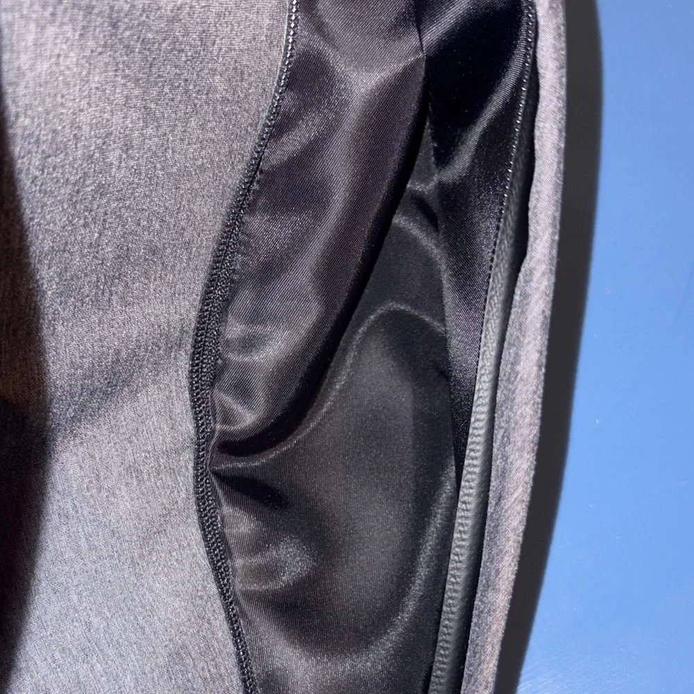 Urban Nature Gray Men's Crossbody Bag with magnetic closure.